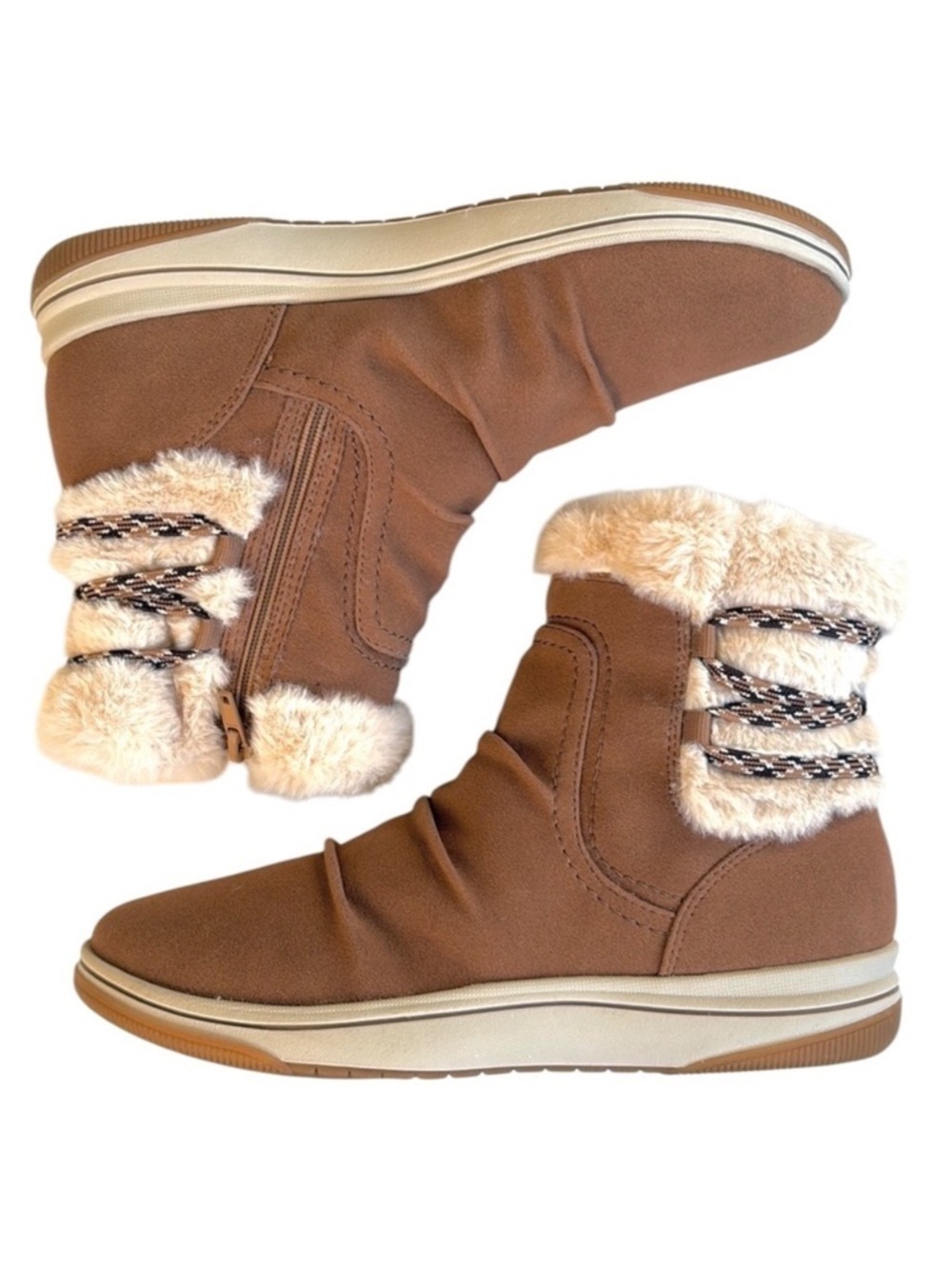 New in Box Clarks Breeze Cozy Boots Dark Sand Size 9